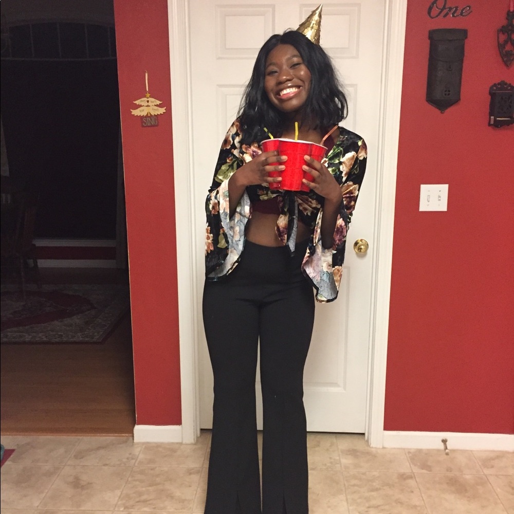 Meet your Posher, Isis